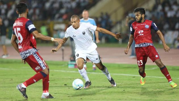 Danilo Cezario of NorthEast United had arguably the best chance of the game but his shot went wide. (ISL / SPORTZPICS) Danilo Cezario of NorthEast United had arguably the best chance of the game but his shot went wide. (ISL / SPORTZPICS)