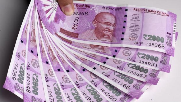 Fake Rs 2,000 Notes Seized: Here’s How Similar They Are To Real ...