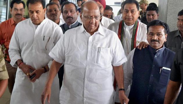 Nationalist Congress Party (NCP) President Sharad Pawar wants to tie up with the Congress for the 2019 elections.(PTI)