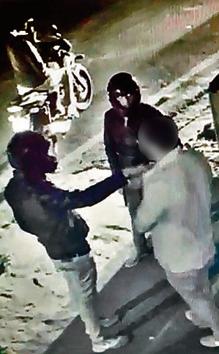 The victim is not seen putting up resistance, nor does he show any urgency to call for help after the robbery. He was seen smoking his cigarette through the robbery, and even after the crime. The victim is not seen putting up resistance, nor does he show any urgency to call for help after the robbery. He was seen smoking his cigarette through the robbery, and even after the crime.
