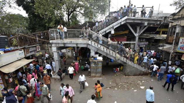 Dadar station without hawkers. (Hindustan Times) Dadar station without hawkers. (Hindustan Times)
