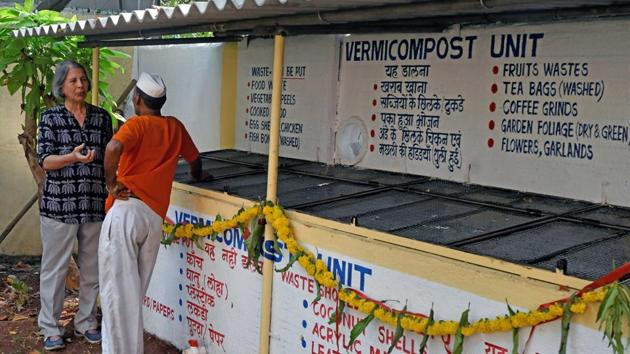The citizens’ forum helped Vinit Tower, a housing society on the Juhu-Versova Link Road, start composting its wet waste on November 5. (Shashi S Kashyap/HT) The citizens’ forum helped Vinit Tower, a housing society on the Juhu-Versova Link Road, start composting its wet waste on November 5. (Shashi S Kashyap/HT)