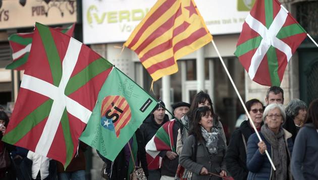 Protesters take part in a demonstration in support of Catalan independence in Bayonne on November 18. (AFP Photo) Protesters take part in a demonstration in support of Catalan independence in Bayonne on November 18. (AFP Photo)