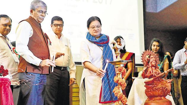 Pune mayor Mukta Tilak inaugurating the Sanivation 2017 at Yashada, Baner, on Saturday. She urged the NGOs present at the conference to assess the number of toilets for women in the city and present the data to PMC.(Rahul Raut/HT PHOTO)