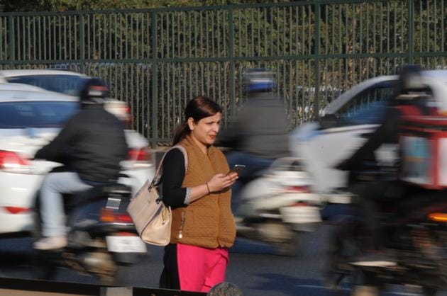 Owing to inadequate public transport service, it is difficult to commute without a car in Gurgaon.(Parveen Kumar/HT FILE) Owing to inadequate public transport service, it is difficult to commute without a car in Gurgaon.(Parveen Kumar/HT FILE)