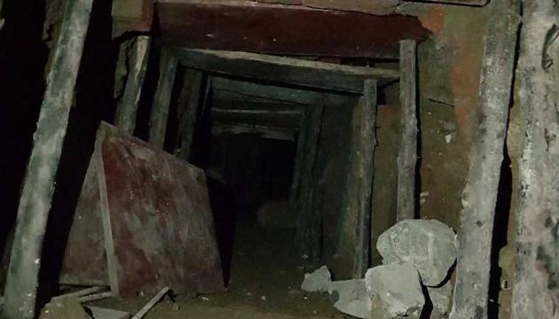 The 30-foot tunnel dug by the robbers to reach the bank’s locker room. (HT FILE) The 30-foot tunnel dug by the robbers to reach the bank’s locker room. (HT FILE)