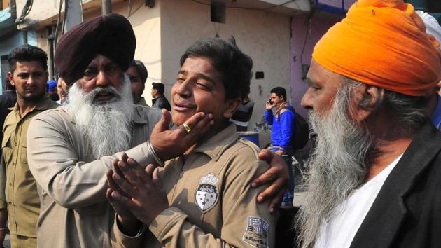Distressed family members near the spot of the rescue operation. (Gurpreet Singh/HT)
