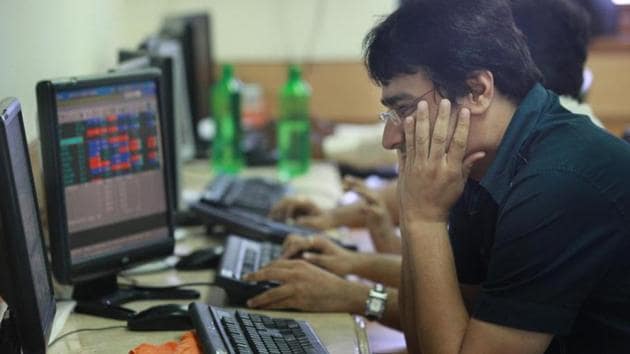 Among major Sensex losers, Cipla, ICICI Bank, Infosys, Tata Steel, M&M and SBI fell by up to 0.99%, pulling the index down. (HT File Photo) Among major Sensex losers, Cipla, ICICI Bank, Infosys, Tata Steel, M&M and SBI fell by up to 0.99%, pulling the index down. (HT File Photo)
