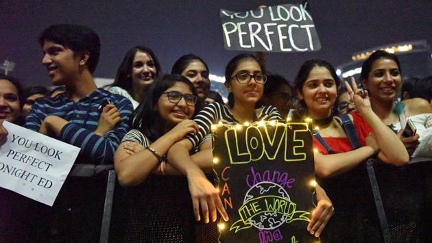 Fans with placards making a play on Ed Sheeran’s hit track, ‘Perfect’ attend the concert at Jio Garden. (Satyabrata Tripathy / HT PHOTO) Fans with placards making a play on Ed Sheeran’s hit track, ‘Perfect’ attend the concert at Jio Garden. (Satyabrata Tripathy / HT PHOTO)