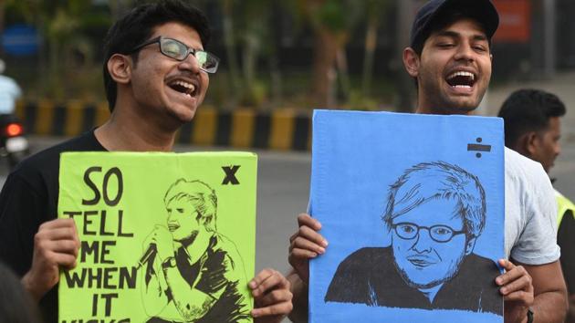 Fans wait outside the concert premises to see Ed Sheeran live at Jio Garden in Mumbai. (Satyabrata Tripathy / HT PHOTO) Fans wait outside the concert premises to see Ed Sheeran live at Jio Garden in Mumbai. (Satyabrata Tripathy / HT PHOTO)