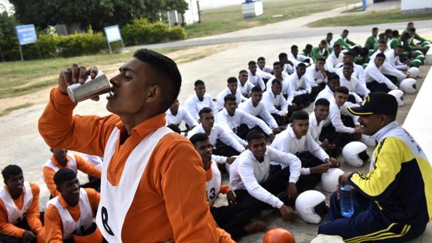 Clad in colours forming the national flag, the ‘Tornadoes’ kept body weight low by consuming just 100ml of water and biscuits prior to their runs for the world record. (Arijit Sen / HT Photo) Clad in colours forming the national flag, the ‘Tornadoes’ kept body weight low by consuming just 100ml of water and biscuits prior to their runs for the world record. (Arijit Sen / HT Photo)