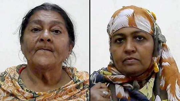 Fifty-year-old Farzona (L) and Rabiya Baseera.(HT)