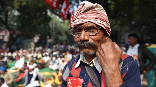 Umesh Rai from Vaishali District, Bihar came to Jantar Mantar to become a part of this demonstration. The farmers, who had trooped in from 21 states, said they were in financial distress due to pending loans, falling produce prices and drought-like situations, mostly in the southern parts of the country. (Sanchit Khanna / HT Photo)