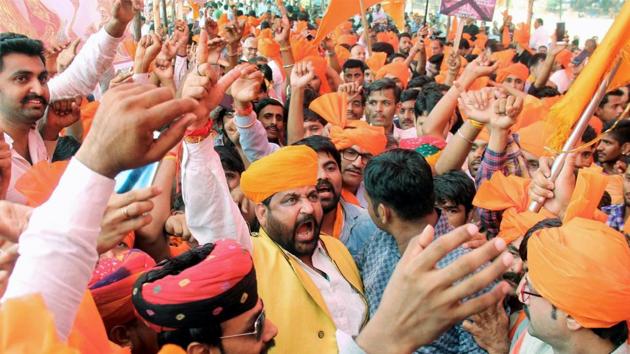 Akhil Bharatiya Maratha Mahasangh and Akhil Bharatiys Kshatriyahasangh members protest Sanjay Leela Bansali's upcoming film Padmavati in Mumbai (PTI) Akhil Bharatiya Maratha Mahasangh and Akhil Bharatiys Kshatriyahasangh members protest Sanjay Leela Bansali's upcoming film Padmavati in Mumbai (PTI)