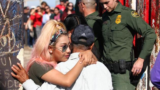 There are more than 11 million undocumented immigrants in the US, many of them from Mexico. The US-Mexico border is more than 3000 km long and traverses all sorts of terrain. To prevent illegal immigration from Mexico, President Donald Trump has set in motion a plan to build an ‘impenetrable’ wall. (Jorge Duenes / REUTERS) There are more than 11 million undocumented immigrants in the US, many of them from Mexico. The US-Mexico border is more than 3000 km long and traverses all sorts of terrain. To prevent illegal immigration from Mexico, President Donald Trump has set in motion a plan to build an ‘impenetrable’ wall. (Jorge Duenes / REUTERS)