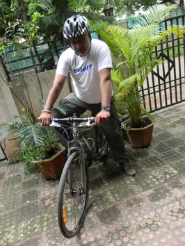 Pune s 50 year old to cycle 2 000 kilometres to spread the message