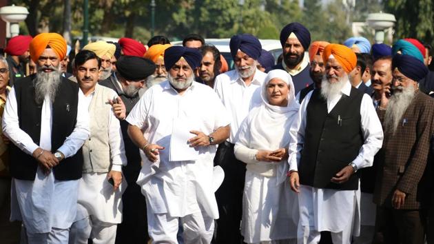 Punjab SAD president Sukhbir Singh Badal with BJP delegation outside Raj Bhawan in Chandigarh. (SANJEEV SHARMA/HT) Punjab SAD president Sukhbir Singh Badal with BJP delegation outside Raj Bhawan in Chandigarh. (SANJEEV SHARMA/HT)
