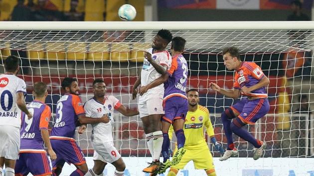 The first half of the match was dull as no team could find any goal. (ISL / SPORTZPICS) 