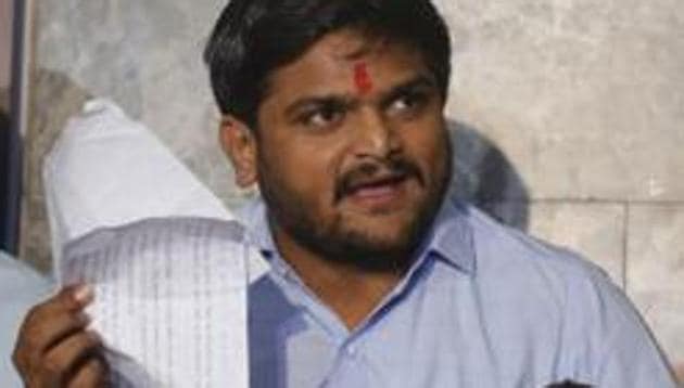 Patidar Anamat Andolan Samiti leader Hardik Patel speaks during a press conference in Ahmedabad, Gujarat, India, Wednesday, Nov. 22, 2017.(Siddharaj Solanki/ HT Photo)