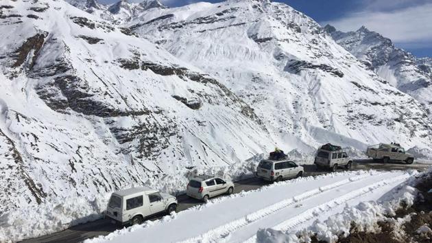 Border Road Task Force commander AK Awasthi said that the snow clearing operations were a great challenge (HT Photo) Border Road Task Force commander AK Awasthi said that the snow clearing operations were a great challenge (HT Photo)