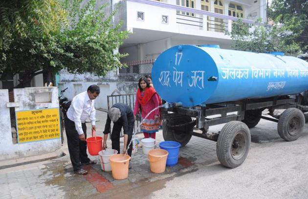 While there has been a persistent demand by citizens for more and better municipal services, the revenue receipts of the municipalities have not increased sufficiently to cope with the requirement of the civic infrastructure. (HT File Photo) While there has been a persistent demand by citizens for more and better municipal services, the revenue receipts of the municipalities have not increased sufficiently to cope with the requirement of the civic infrastructure. (HT File Photo)