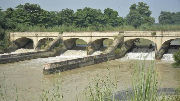 Uttar Pradesh has about 75,000 km long canal system including major and minor canals.(HT File Photo) Uttar Pradesh has about 75,000 km long canal system including major and minor canals.(HT File Photo)