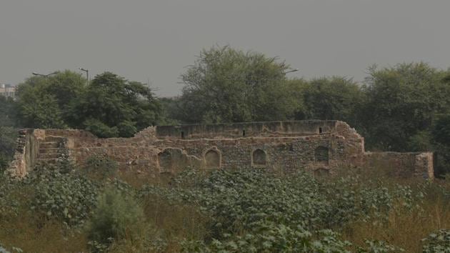 Years ago more than hundred inns --constructed for travellers with food being served free for up to three days-- dotted trade routes passing through the city. Today, its landscape is largely bereft of the historical structures, and even the few that survive like here in Mehram Nagar, exist in a dilapidated state. (Vipin Kumar / HT Photo) Years ago more than hundred inns --constructed for travellers with food being served free for up to three days-- dotted trade routes passing through the city. Today, its landscape is largely bereft of the historical structures, and even the few that survive like here in Mehram Nagar, exist in a dilapidated state. (Vipin Kumar / HT Photo)