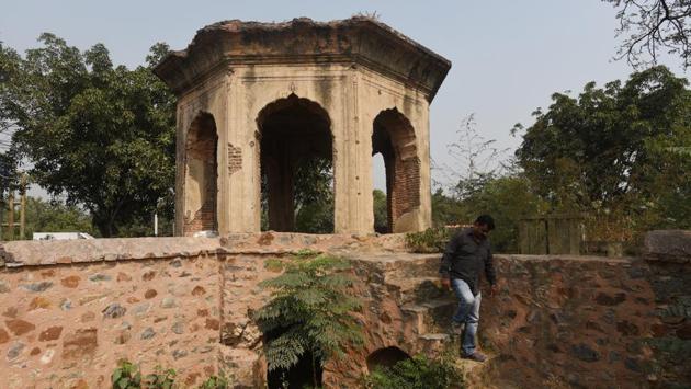 Various significant features here--chhattris, gateways and pavilions-- have been vandalised over time. Though the state government had prepared a plan for its revival last year, conservation work was discontinued in May after a squabble between the state archaeology department and the Ministry of Defence. (Vipin Kumar / HT Photo) Various significant features here--chhattris, gateways and pavilions-- have been vandalised over time. Though the state government had prepared a plan for its revival last year, conservation work was discontinued in May after a squabble between the state archaeology department and the Ministry of Defence. (Vipin Kumar / HT Photo)