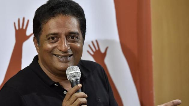 Film actor Prakash Raj speaks at a press conference in Bengaluru on Thursday. (Arijit Sen/HT Photo) Film actor Prakash Raj speaks at a press conference in Bengaluru on Thursday. (Arijit Sen/HT Photo)