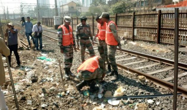 The Army has started marking the area, digging and assembling raw materials for the work. (Vijayanand Gupta?HT) The Army has started marking the area, digging and assembling raw materials for the work. (Vijayanand Gupta?HT)