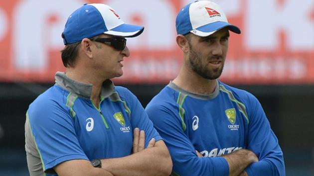 Glenn Maxwell (R) speaks with Australian cricket team selector Mark Waugh during a training session at the Holkar Stadium in Indore on September 23, 2017. Maxwell has been overlooked for the ongoing Ashes series.(AFP)