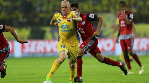 Iain Hume in action during the Indian Super League match between Kerala Blasters FC and Jamshedpur FC. (ISL / SPORTZPICS)