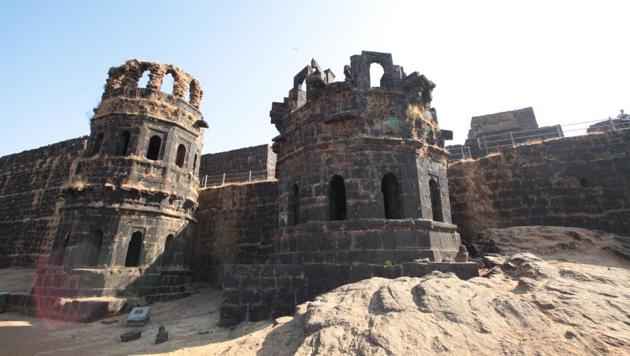 The short film combines documentary footage of the Raigad Fort in 1967, and superimposes upon it enacted scenes of Chhatrapati Shivaji and his officials.(HT FILE PHOTO)