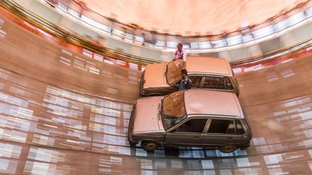 During this month-long gathering, apart from some horse and cattle trade, human stunts have also become regular fare to bring in the numbers and ensure that good business is had. One popular act is the ‘Maut ka Kuan’ or the ‘Well of Death.’ (Pratik Chorge / HT Photo)