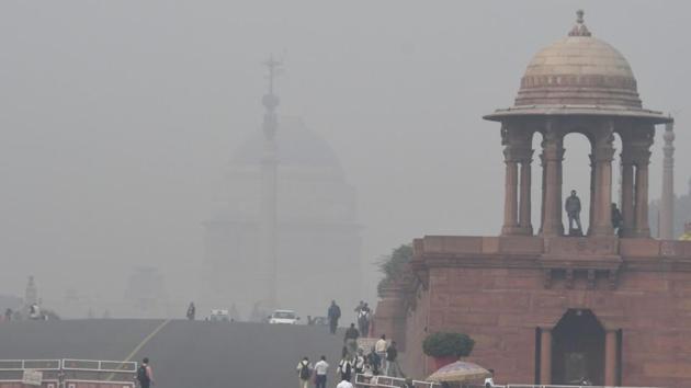 Government department buildings shrouded by heavy smog in New Delhi on November 16, 2017.(AFP File Photo) Government department buildings shrouded by heavy smog in New Delhi on November 16, 2017.(AFP File Photo)
