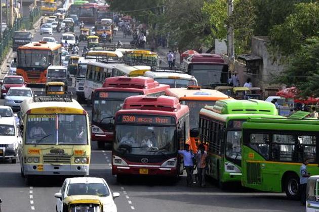 A traffic jam at ISBT Anand Vihar Bus terminal in East Delhi. The enforcement wing of the Transport Department carries out regular checks of pollution standards of the buses coming to Delhi from neighbouring states(Sonu Mehta/HT File Photo) A traffic jam at ISBT Anand Vihar Bus terminal in East Delhi. The enforcement wing of the Transport Department carries out regular checks of pollution standards of the buses coming to Delhi from neighbouring states(Sonu Mehta/HT File Photo)