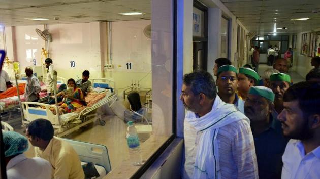 Children receive treatment in the Encephalitis Ward at the Baba Raghav Das Medical College Hospital in Gorakhpur district on August 16, 2017.(File)