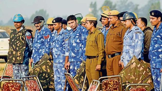 Police personnel deployed at Jassia village in Rohtak district on Friday. The government has ordered that internet, dongle and SMS services on mobile networks will remain suspended in these districts till Sunday midnight. (Manoj Dhaka/HT) Police personnel deployed at Jassia village in Rohtak district on Friday. The government has ordered that internet, dongle and SMS services on mobile networks will remain suspended in these districts till Sunday midnight. (Manoj Dhaka/HT)
