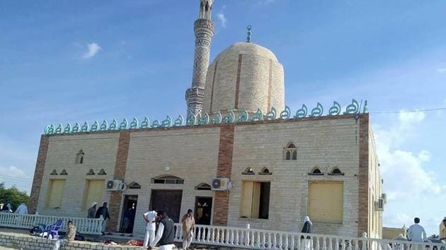 View of the Rawda mosque, roughly 40 kilometres west of the North Sinai capital of El-Arish, after a gun and bombing attack, on November 24, 2017. (AFP Photo) View of the Rawda mosque, roughly 40 kilometres west of the North Sinai capital of El-Arish, after a gun and bombing attack, on November 24, 2017. (AFP Photo)