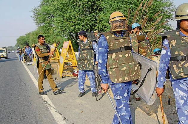 Security has been beefed up in view of the opposition both leaders have been facing from various sections of the society. (Manoj Dhaka/HT) Security has been beefed up in view of the opposition both leaders have been facing from various sections of the society. (Manoj Dhaka/HT)
