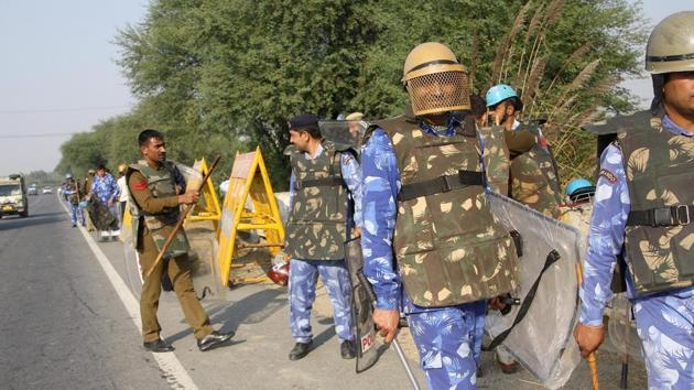 Several companies of state police have been moved to Rohtak and Jind, apart from maximum deployment of local district police.(Manoj Dhaka/HT) Several companies of state police have been moved to Rohtak and Jind, apart from maximum deployment of local district police.(Manoj Dhaka/HT)