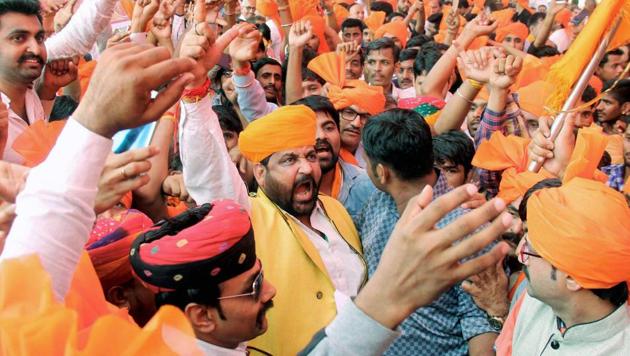 Akhil Bharatiya Maratha Mahasangh and Akhil Bharatiys Kshatriyahasangh members protest against Sanjay Leela Bansali's movie Padmavati at Azad Maidan , in Mumbai.(PTI Photo) Akhil Bharatiya Maratha Mahasangh and Akhil Bharatiys Kshatriyahasangh members protest against Sanjay Leela Bansali's movie Padmavati at Azad Maidan , in Mumbai.(PTI Photo)