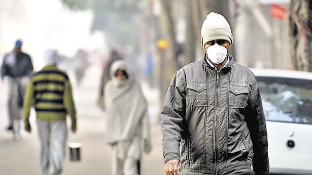 A man wears a pollution mask as he walks on a cold morning in east Delhi. Despite the winter air pollution crisis being an annual affair, the state government seemed entirely unprepared for it (HT Photo) A man wears a pollution mask as he walks on a cold morning in east Delhi. Despite the winter air pollution crisis being an annual affair, the state government seemed entirely unprepared for it (HT Photo)