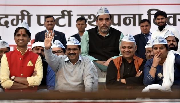 AAP chief and Delhi chief minister Arvind Kejriwal with party leaders at Ram Lila Maidan in New Delhi on Sunday. (Sonu Mehta/HT File Photo) AAP chief and Delhi chief minister Arvind Kejriwal with party leaders at Ram Lila Maidan in New Delhi on Sunday. (Sonu Mehta/HT File Photo)