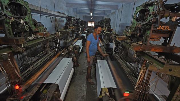 A textile mill in Surat.(Vijayanand Gupta/HT File) A textile mill in Surat.(Vijayanand Gupta/HT File)