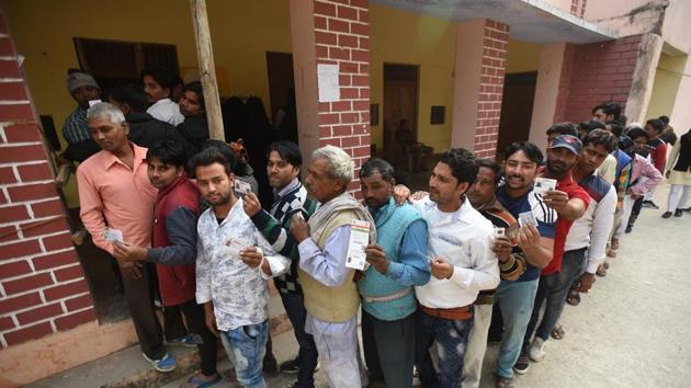 People queue up to vote in Gautam Budh Nagar on Sunday. (Virendra Singh Gosain/HT PHOTO) People queue up to vote in Gautam Budh Nagar on Sunday. (Virendra Singh Gosain/HT PHOTO)