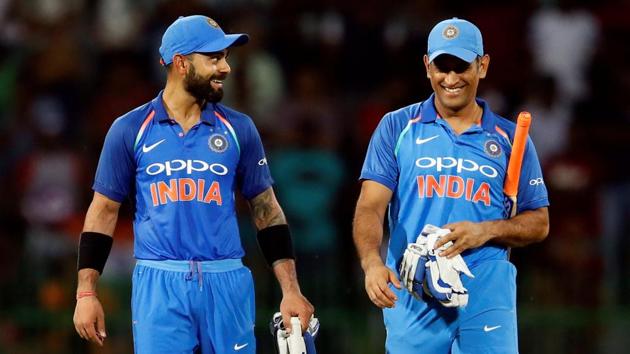 MS Dhoni (R) has backed India captain Virat Kohli.(Reuters)