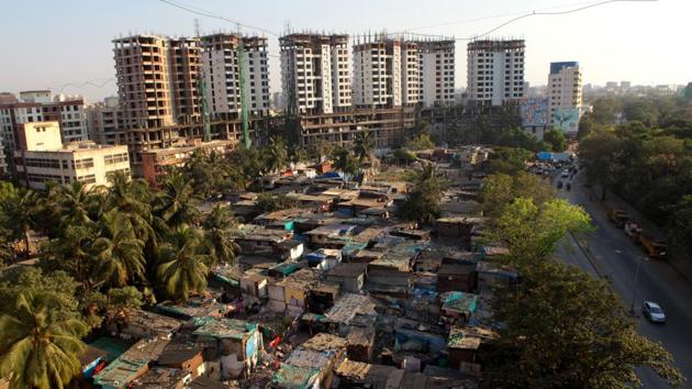 While residents welcomed the move, they said the civic body must clear Yari Road of encroachments first. (HT File) While residents welcomed the move, they said the civic body must clear Yari Road of encroachments first. (HT File)