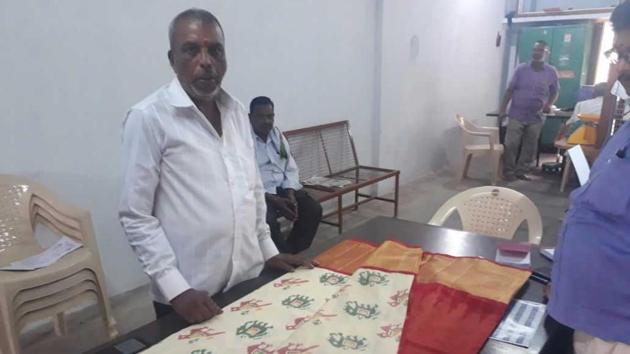 Weavers of Pochampally, a village in Telangana’s Yadadri Bhongir district, are popular for the Ikat sarees they make.(HT Photo)