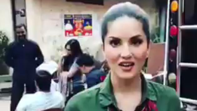 Sunny Leone gets back at Sunny Rajani, her crew member, who had earlier tried the ‘snake prank’ on her. Sunny Leone gets back at Sunny Rajani, her crew member, who had earlier tried the ‘snake prank’ on her.